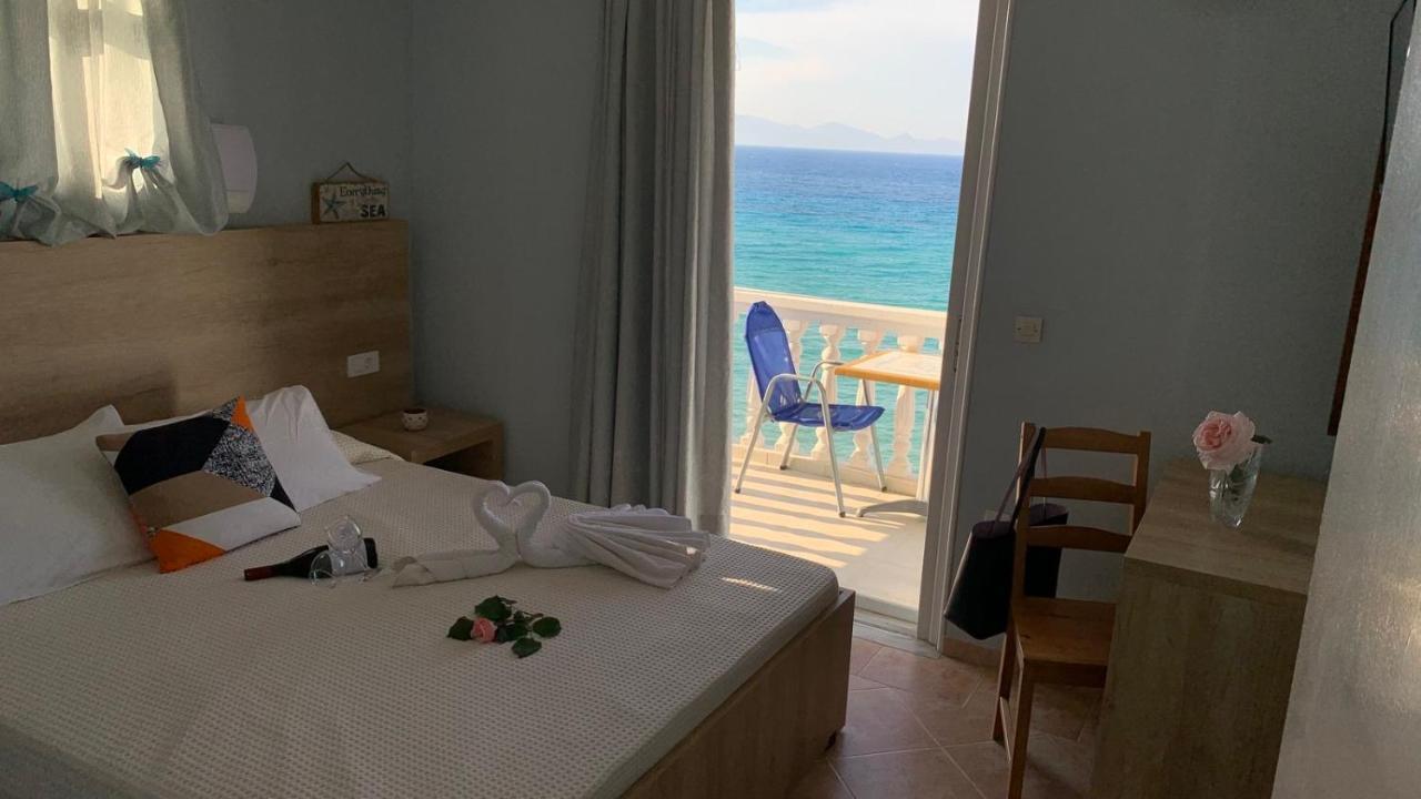 Aparthotel Clear Horizon à Amoudi Extérieur photo
