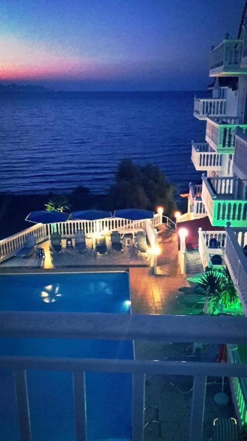 Aparthotel Clear Horizon à Amoudi Extérieur photo