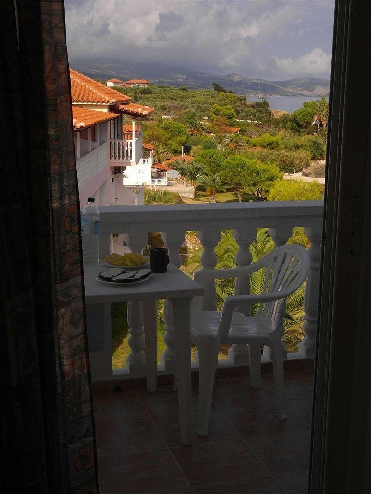 Aparthotel Clear Horizon à Amoudi Extérieur photo