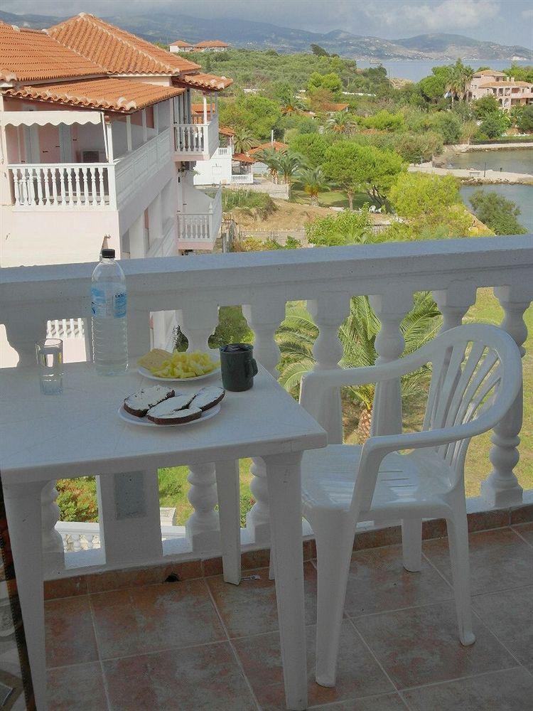 Aparthotel Clear Horizon à Amoudi Extérieur photo