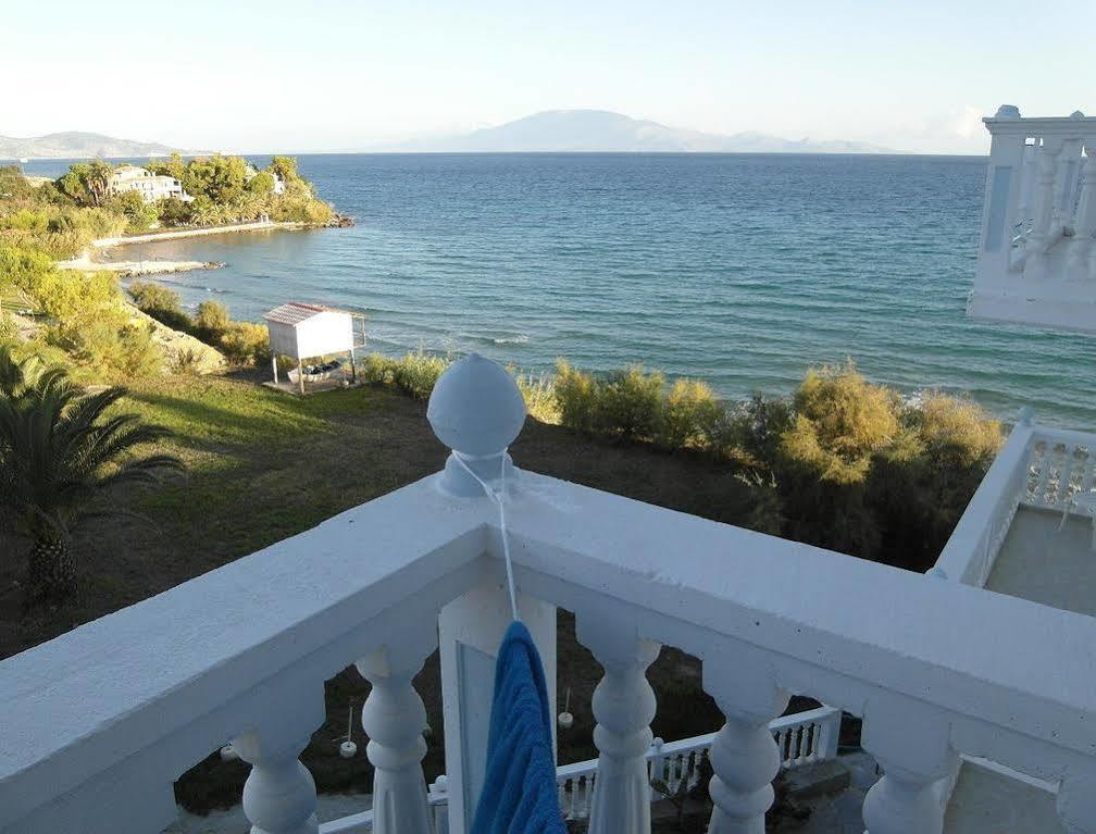 Aparthotel Clear Horizon à Amoudi Extérieur photo