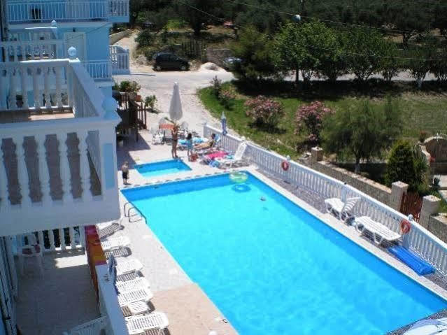 Aparthotel Clear Horizon à Amoudi Extérieur photo